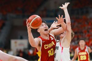 有所调整！王俊杰上半场2中0下半场3中2 拿到4分3板1断2帽