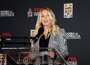 估值125亿！名记：巴斯家族冲突预计不会影响沃尔特出售多数股权