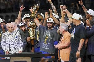 美媒：NBA给油管转播权报价12亿美元 湖人最贵2亿&尼克斯1.1亿第2