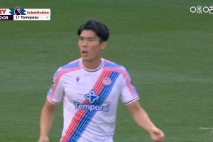 日媒：水晶宫0-2埃弗顿的比赛，首次出现2名日本球员同队出战英超