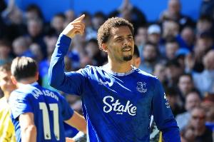 TA：曼城目前正关注埃弗顿前锋恩迪亚耶 埃弗顿想签回格拉利什