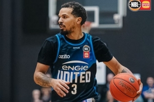 咔咔乱杀！科尔·安东尼NBL季前赛首秀 三分11中5砍27分4篮5助3断