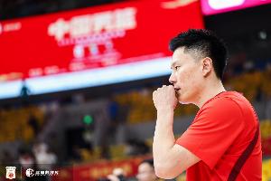 全面表现！李弘权全场5投2中 拿到5分5篮板4助攻1抢断