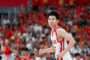 中规中矩！朱俊龙半场3投1中&罚球2中2得到4分1板 正负值+6