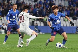 记者：体能恢复是申花重中之重，杨皓宇、金顺凯符合出场条件