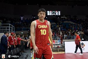 戏份不多！王俊杰半场替补3中2拿下4分2篮板