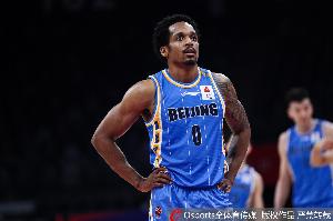 媒体人：CBA的国企球队怕犯错 等别人打出来 花高价签外援更稳妥