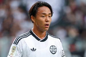 20岁小杉启太首轮代表法兰克福首发，上演个人德甲首秀