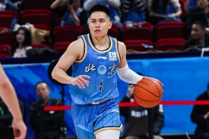 媒体人：陈盈骏本人确认有宝岛俱乐部找他 但他最终选择留在CBA