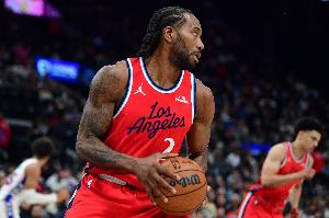A·史密斯：伦纳德不能就这么过关 要么禁赛一年 要么把钱退回来