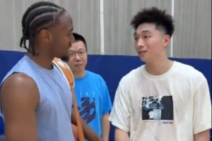 如何打好后卫？马克西：每天都要练习投三分 要有进攻威胁&会传球