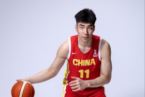 高度优势明显！余嘉豪半场5分半钟6罚6中拿8分3板1助 正负值+22