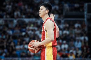 火力全开！中国男篮首节36-16领先菲律宾20分！全员发力！