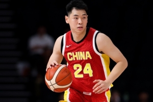 感觉越来越好！崔永熙27分钟砍10分12板4助1断 正负值高达+35！