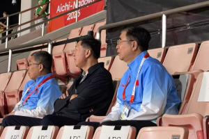 U23国足亚运开门红，体育总局局长高志丹、足协主席宋凯现场观战