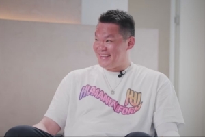 非常自信！刚上国家队时同位置的竞争球员是？朱芳雨：有吗？