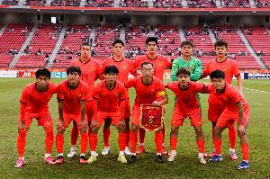 记者:U23国足昨日移师大阪备战与韩国U23的半决赛 训练基本全封闭