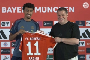 布朗：对拜仁的召唤没有任何犹豫；11号球衣和我的进攻属性很适配