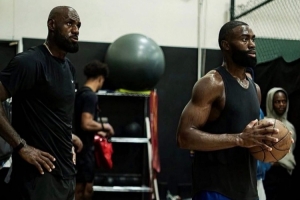 纳斯：休赛期我看了詹姆斯和布朗的大量录像 旨在最大化用好他们