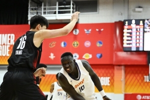 诺里：克林根&罗威是我倚重的沉退防守者 杨瀚森也在不断成长