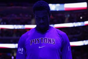 踩着点！资质报价截止时间为11点59 杜伦提前一个多小时决定续约