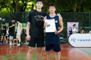 宁波男篮晒视频：王凡懿宁大校园行 浙BA悍将学弟赵哲轩现场应战