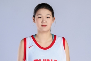 两双到手！孙晗昀14中6拿到14分11板 正负值+26