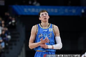 CBA季前赛正式打响！京媒：周琦会在今天与北京男篮会合