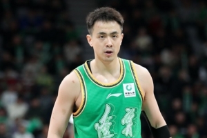 沈阳日报：CBA季前赛表现抢眼 辽篮新赛季期待重振雄风
