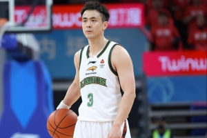 韩德君：继伟是我们这代少数剩下的球员 盼他把辽宁精神传递下去