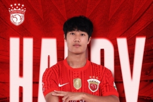 今天是海港足球俱乐部一线队球员张俊杰的生日，我们祝他生日快乐