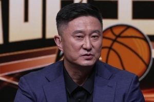 杜锋：新赛季压力最大的主教练是深圳的顾全 其次是北京主帅李楠