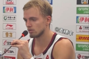 扎加尔斯：我不同意教练的话 输球责任不只在他 毕竟他不能亲自上