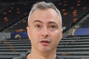 广东主教练：球队最大的问题是磨合 今晚对阵广厦是场硬仗