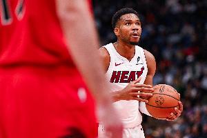 斯波谈字母哥开赛目标：训练营季前赛磨合不错 现在就是全力竞争